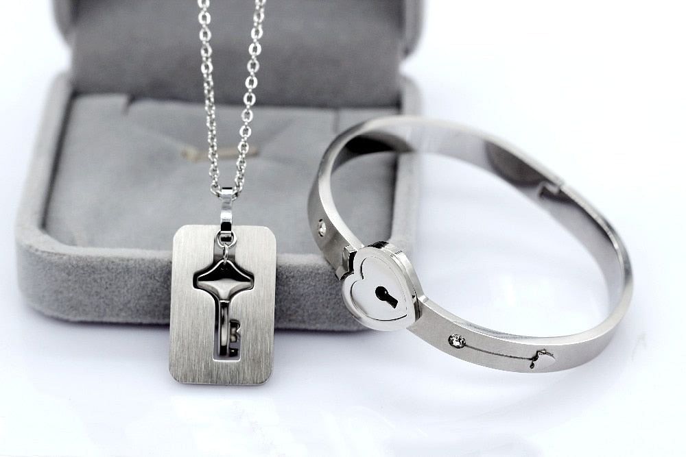 MYNENEY Lock Bracelet and Key Necklace Set